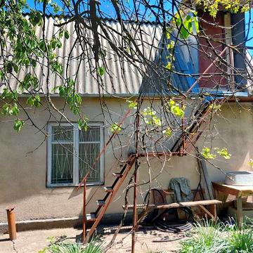 Продам Дом на шести соток земли в Великодолинское  ск Юбилейный