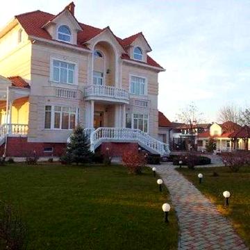 Великий будинок в Совіньйоні + гостьовий будинок та басейн.
