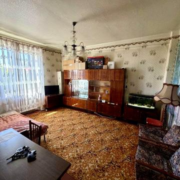 Продам 2к сталинку 49,3 м². 12 квартал, возле ТРЦ «TERRA”, красная линия.