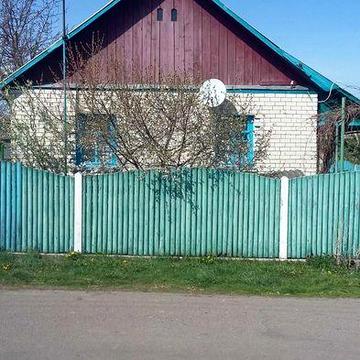 Оренда житлового будинку з хлівами і присадибною ділянкою