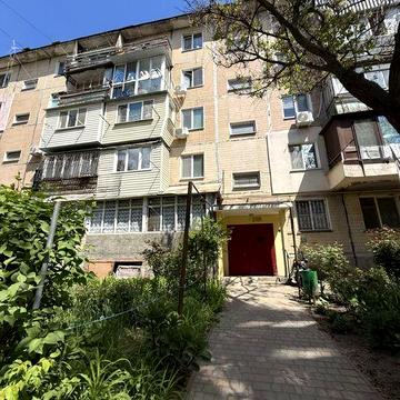 Продам 2 кімнатну квартиру за адресою Князя Володимира Великого 147/2
