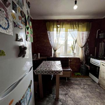 Продаж 1 к квартири 33,5 м.кв вул.О. Антонова