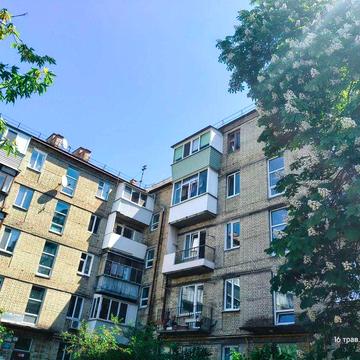 1 кімн Дніпровський Соборності 20 під ремонт 32квм Газ 3поверх цегляно