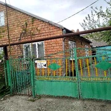 Продам будинок в смт Томаківка Дніпропетровська область по вулиці Переяслівська.