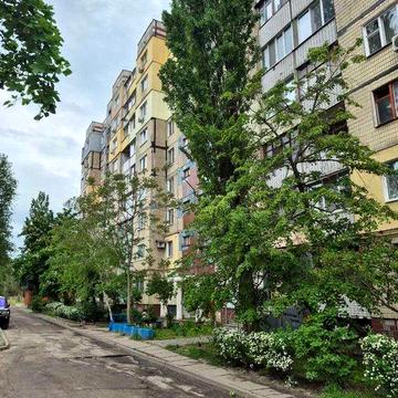 Трехкомнатная на Левом берегу, 2-й мкрн.