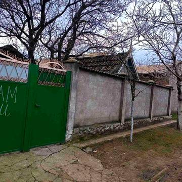 Продам дім з земельною ділянкою