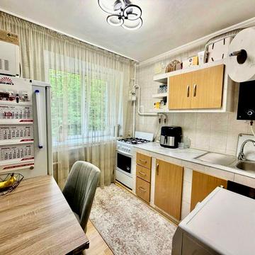 Продам 1-кімнатну квартиру по вул.600-річчя. Вишенька. Все залишається.