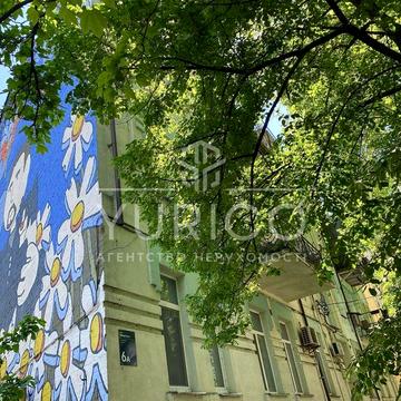 Продаж 4к. квартири Веденська 6. 193.6 м.кв.