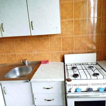 Сдам в аренду 2кв.на Залютино , 10мин.Холодная гора