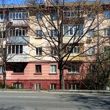 У  продажу бюджетна 2-кімнатна квартира. Опалення не від ТЕЦ