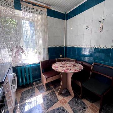 Продам 2х ком квартиру .в среду показываем.