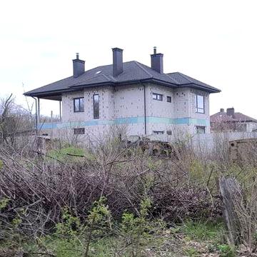 Пр-т. НАУКИ, 65!!! Новый дом!!! С красивым большим участком ! Шикарное расположение!