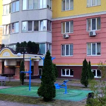 Двокімнатна 68м. Центр Бучі. Від власника. 54000 євро Будинок заселений. Держпрограми - ТАК. Індивідуальне газове опалення ЖК Паркова оселя