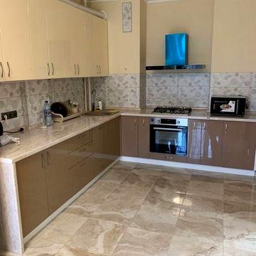 Здається 2 кім квартира +кухня-студія