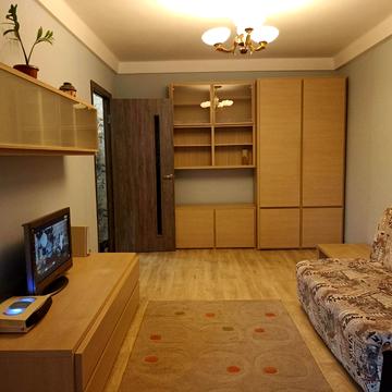 Героїв полку "Азов" вул. (Маршала Малиновського), 1