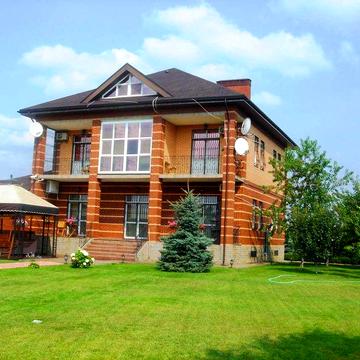Осокорки, красивий маєток велика ділянка 50 соток, на березі затоки Дніпра, 500м, інвертор, котеджне містечко 1 шлюз