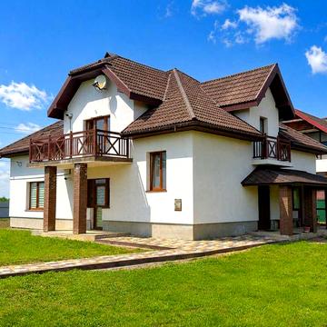 Сучасний будинок 237 м² з ремонтом та ділянкою 17,5 соток