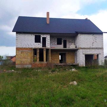 Продаж будинку з земельною ділянкою