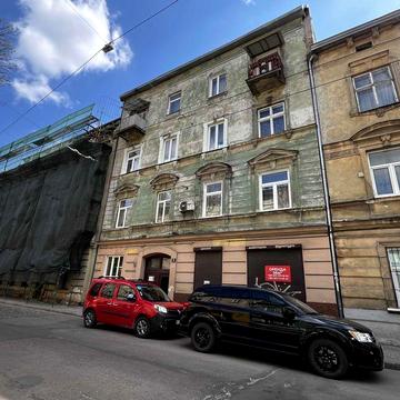 Продаж 2-кім кв. з власною терасою і паркомісцем по вул. Героїв Упа