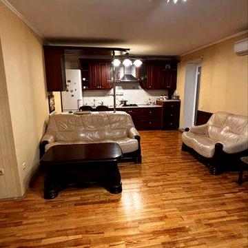 Квартира на Харківськіх дивізіях. 15000