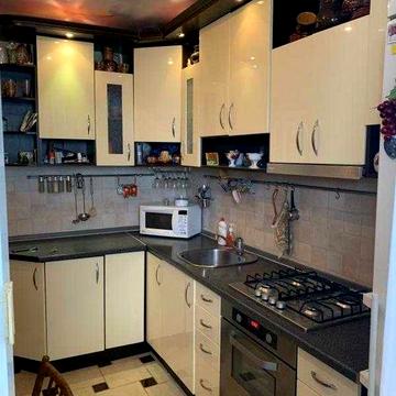 Продам 2к квартиру улучшеной планировки на Роганском ж\м