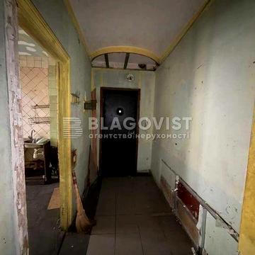 Продам 5-кімнатну квартиру по вул. Рене Декарта 5, м.Київ