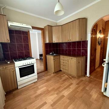 3к Ближні Гречани, Аптека, Парк