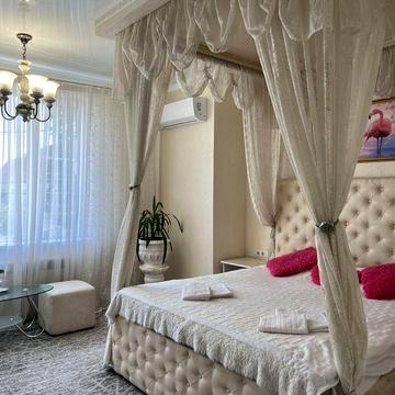 Оренда 1 кімнатної квартири в центрі міста .