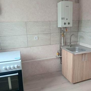 Продаж 1 кімнатна в центрі 2/5