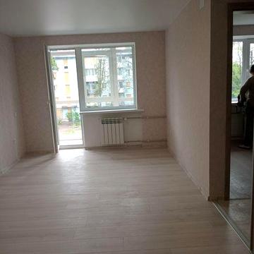 Продаж 1 кімнатна в центрі 2/5