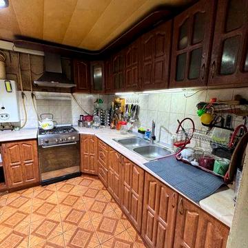 Продам двоповерховий будинок Большевік