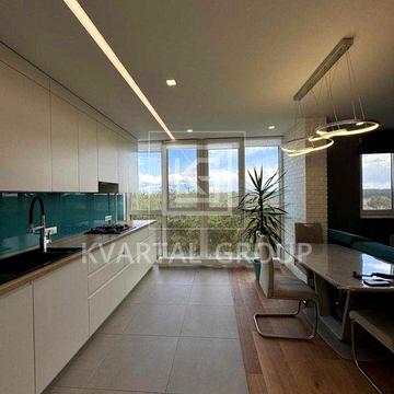 Євро-3к квартира 91,5 м² з дизайнерським ремонтом та видом на ліс