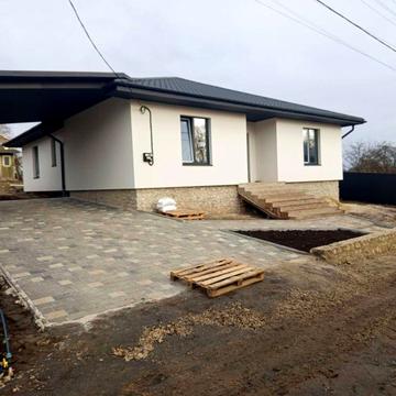 Продається окремо стоячий будинок Підгородне