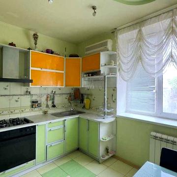 1 ком. квартира в центре Харькова, ул. Чичибабина 3, 4 этаж.