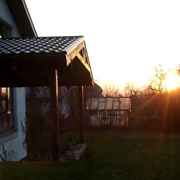 Сдам дом без електричества.Кухня, спальня, ванная.Електричество нужно установить альтернативное.