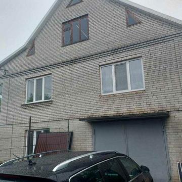 Продам будинок в гарному місці .