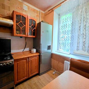 Трикімнатна сталінка на ПівдГЗК (ЮГОК), вул. Панаса Мирного