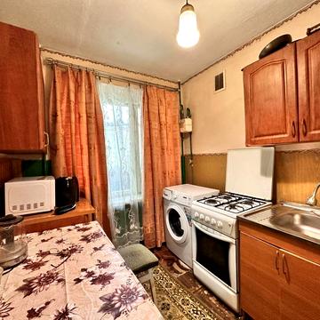 Продам 1 кім. кв Бам