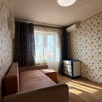 ВАУЧЕР Продам однокімнатну квартиру! Героїв Дніпра 61, метро Оболонь 10 хвилин пішки!