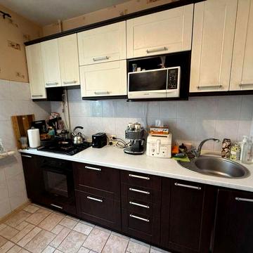Продаж 2 к квартири м Київ,тільки готівка!