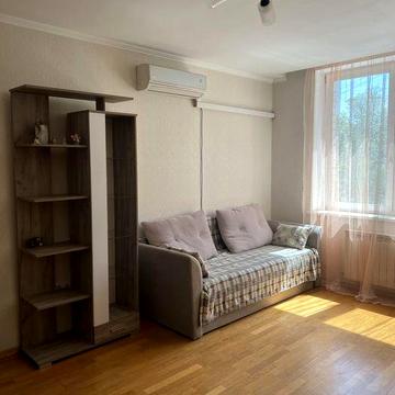 Продаж 1-к квартири  пр-т Курбаса 5 В