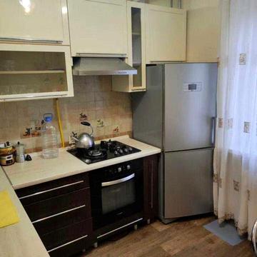 Продается 2-комнатная квартира, с видом на реку, 52 м², раздельные комнаты, 1 этаж, высокий цоколь