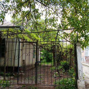 Продається частина будинку в самому Центрі міста  !!!