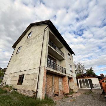 Продається сучасний будинок 270,9 м² у с. Станиля (біля м. Трускавець)