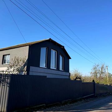Продається великий двоповерховий будинок в м. Умань в р-ні «Царське село»