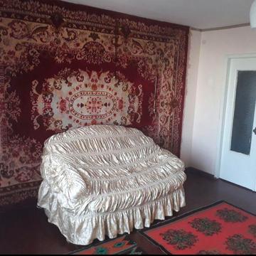 Канів . Здаються кімнати в сухій теплій квартирі . Центр  міста .