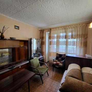 Продам квартиру прямо возле парка в кирпичном доме