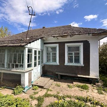 Будинок із земельною ділянкою в Ярмолинцях — поруч ставок і ліс