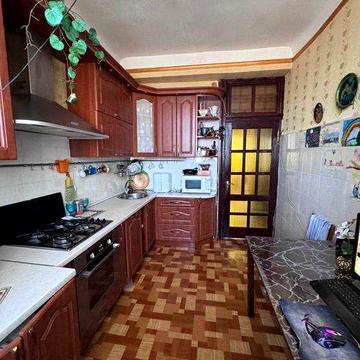 Чудова 3 кімнатна сталінка Монтажників 44 Голосіївський Соломянський