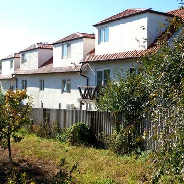 Продам багатоквартирний будинок в с.Хотів